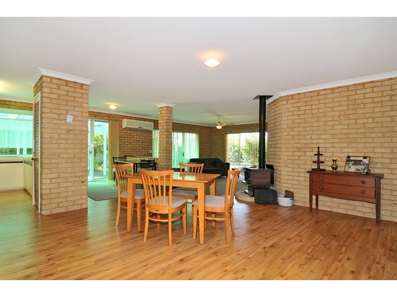 26 Leyburn Drive, Halls Head WA 6210