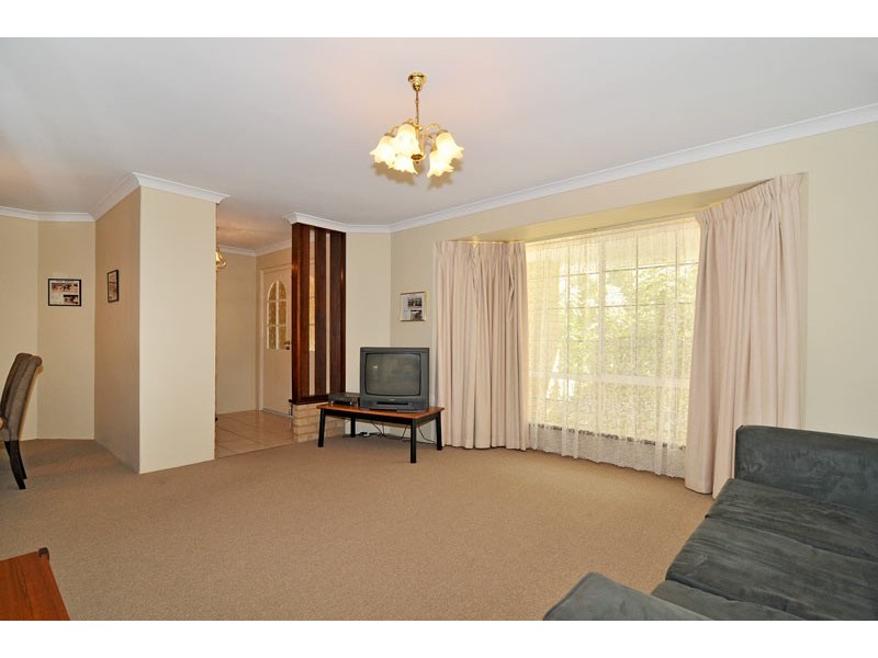 26 Leyburn Drive, Halls Head WA 6210