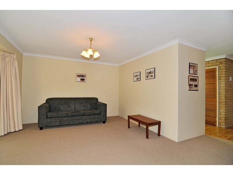 26 Leyburn Drive, Halls Head WA 6210