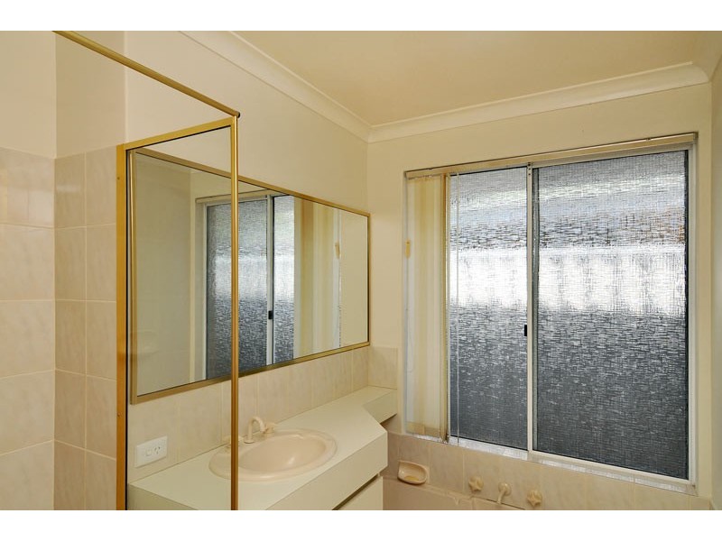 26 Leyburn Drive, Halls Head WA 6210