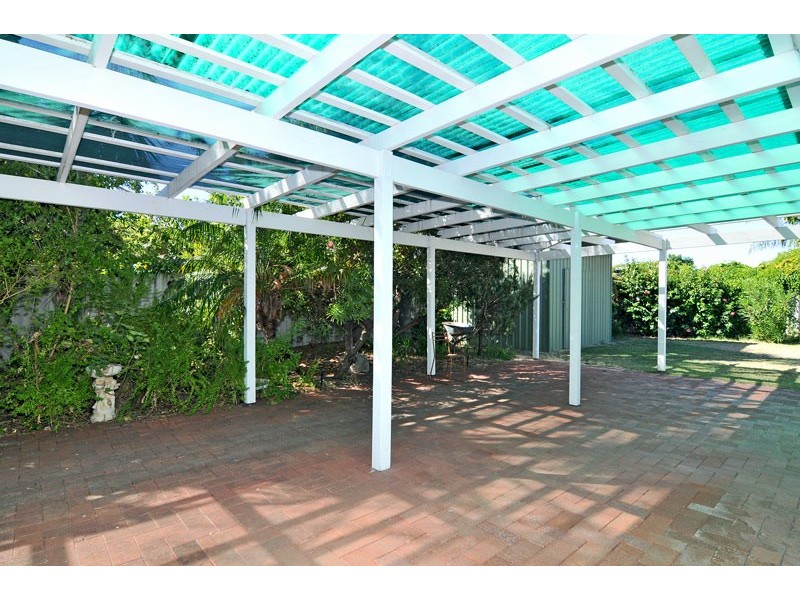 26 Leyburn Drive, Halls Head WA 6210