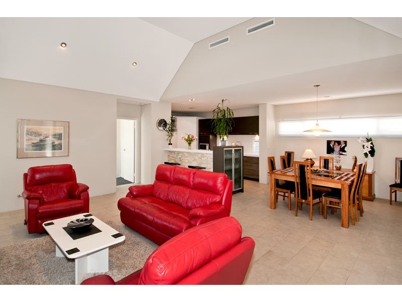 16 Conservation Loop, Erskine WA 6210