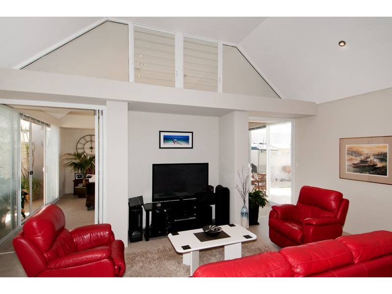 16 Conservation Loop, Erskine WA 6210