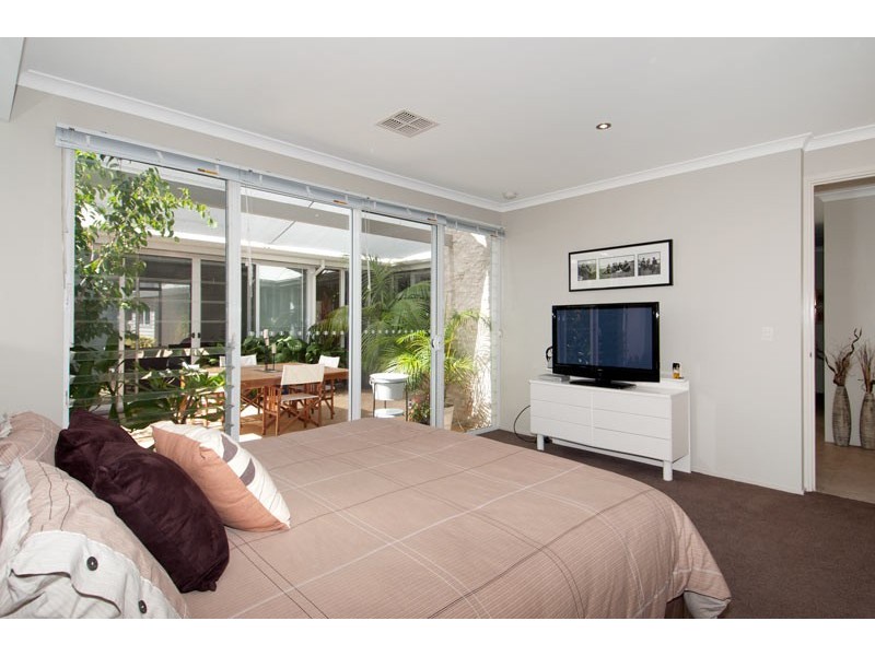 16 Conservation Loop, Erskine WA 6210