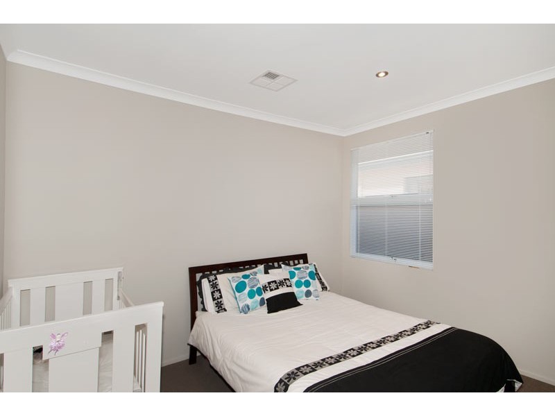 16 Conservation Loop, Erskine WA 6210