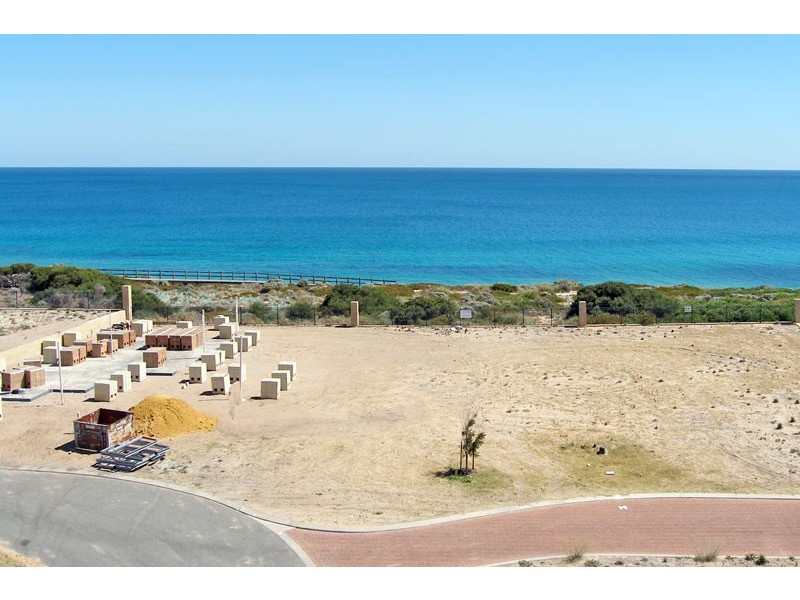 12 Seeana Pass, Halls Head WA 6210