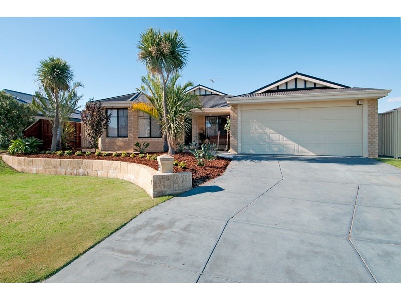 9 Boardwalk Blvd, Halls Head WA 6210