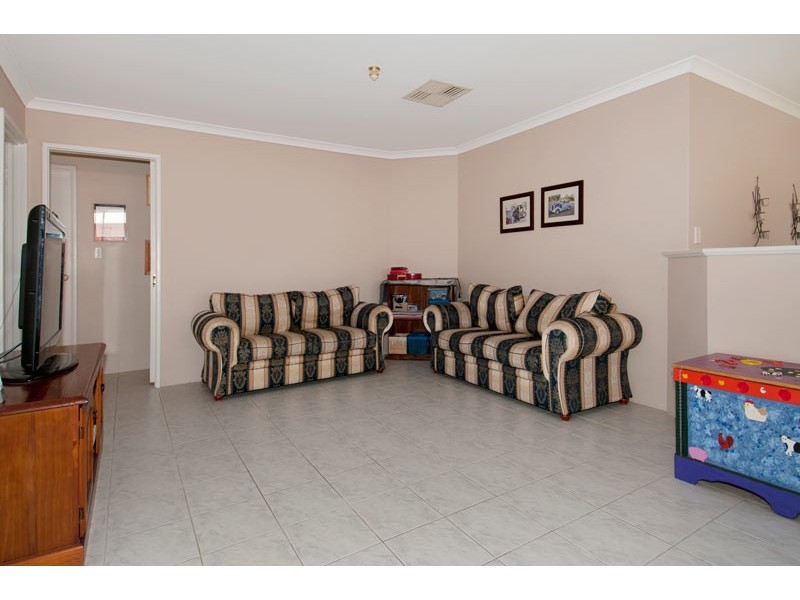 9 Boardwalk Blvd, Halls Head WA 6210