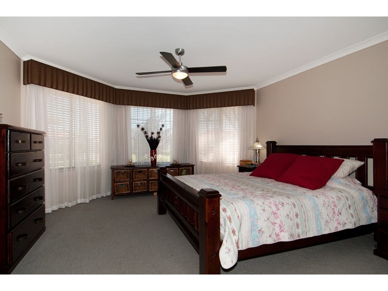 9 Boardwalk Blvd, Halls Head WA 6210