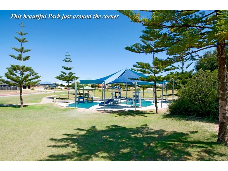 9 Boardwalk Blvd, Halls Head WA 6210