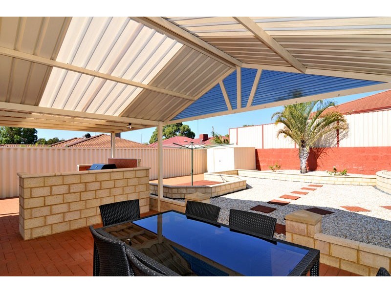 7 Howe Close, San Remo WA 6210