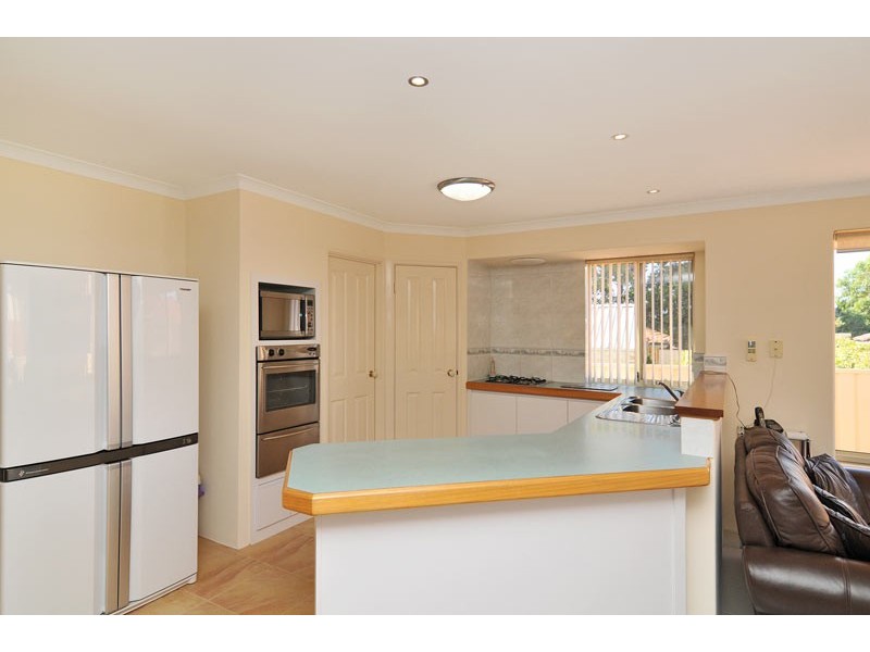 7 Howe Close, San Remo WA 6210