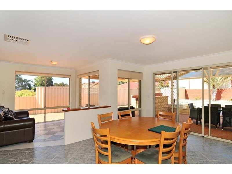 7 Howe Close, San Remo WA 6210