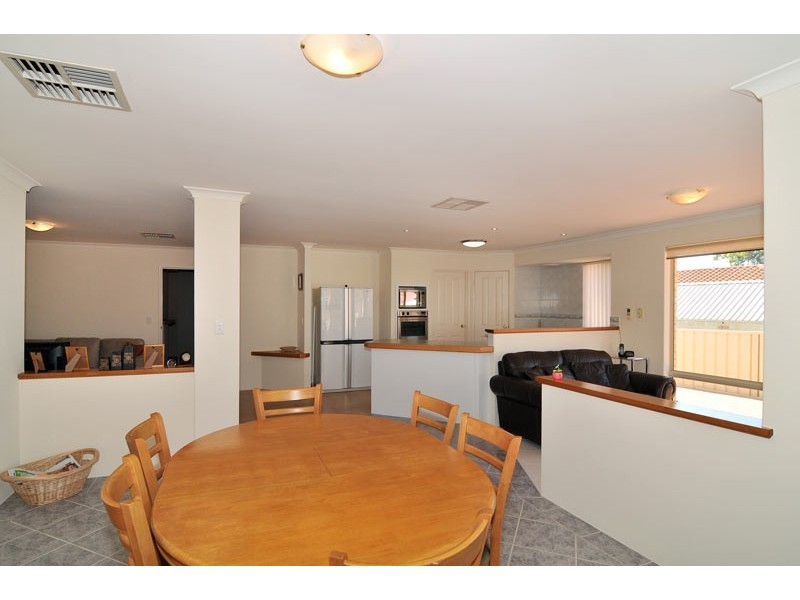 7 Howe Close, San Remo WA 6210