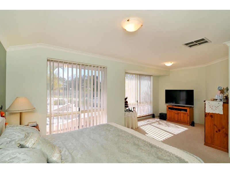 7 Howe Close, San Remo WA 6210