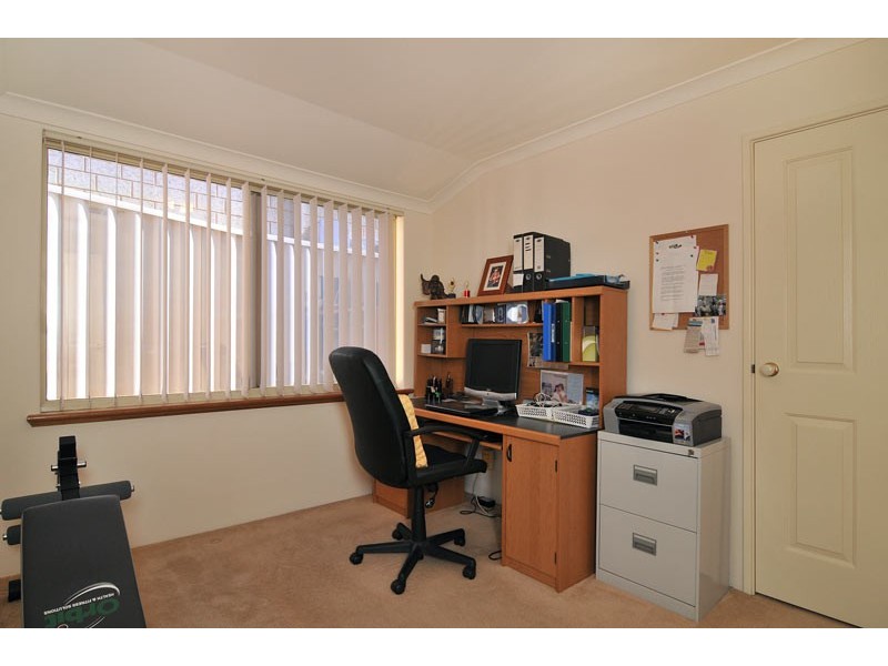 7 Howe Close, San Remo WA 6210
