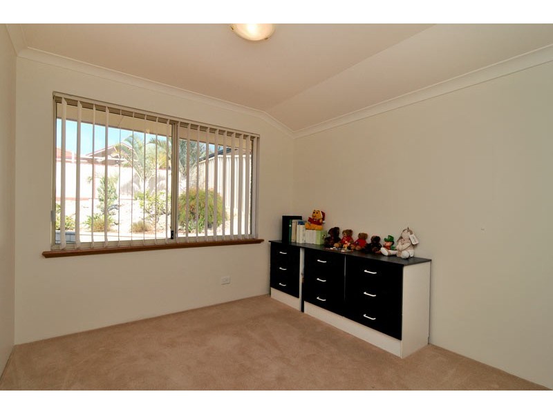 7 Howe Close, San Remo WA 6210