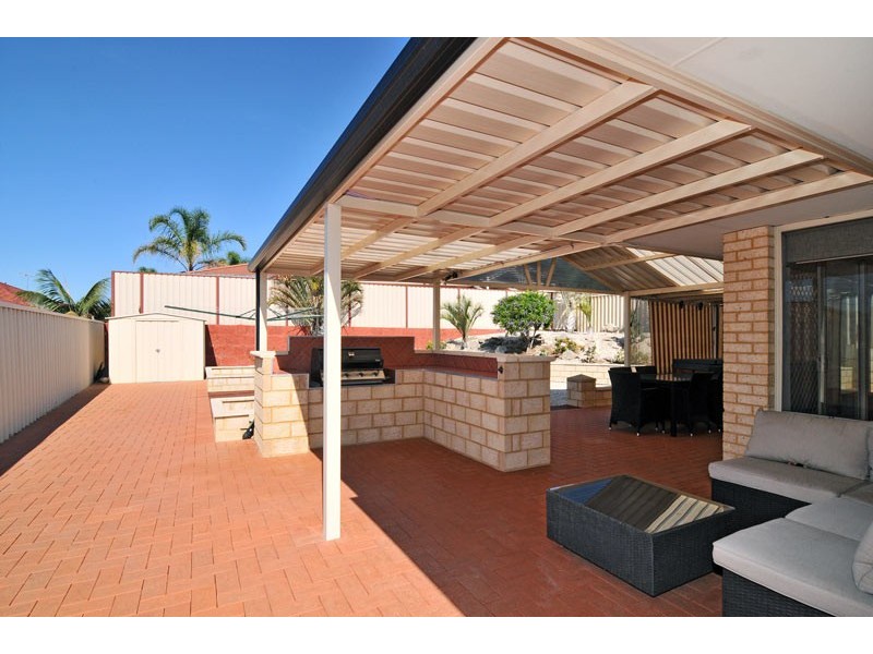 7 Howe Close, San Remo WA 6210