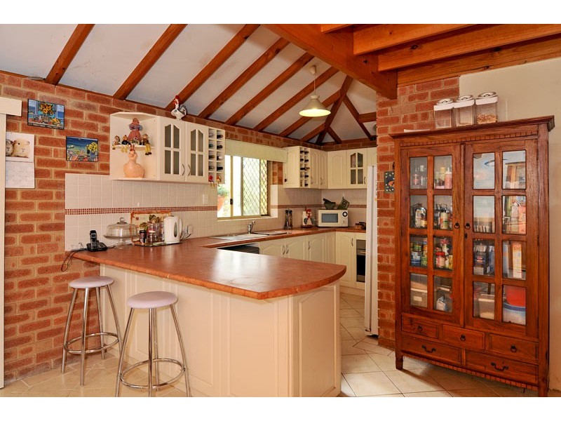 8 Kolan Close, Dudley Park WA 6210