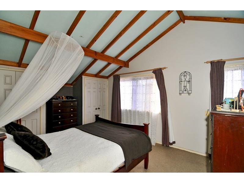 8 Kolan Close, Dudley Park WA 6210