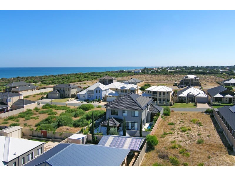 18 Abercrombie Rise, Madora Bay WA 6210