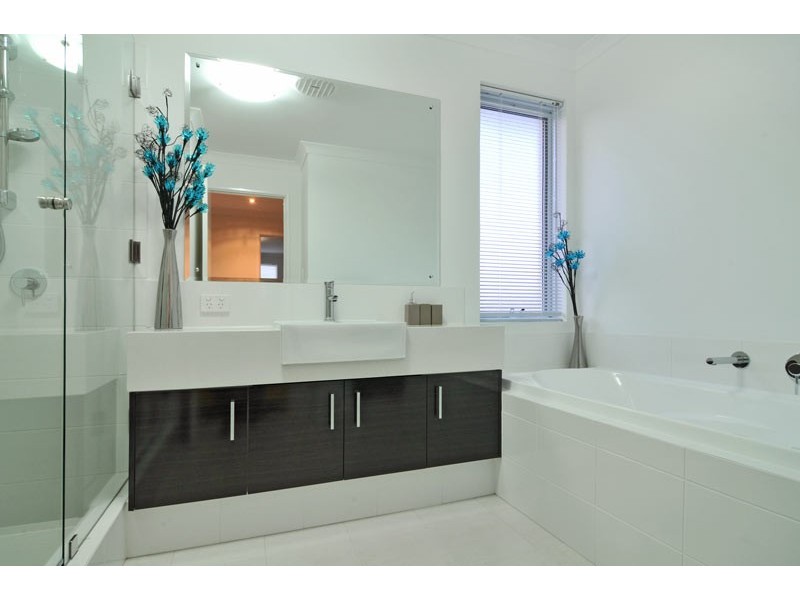 2 Cobaki Brace, Lakelands WA 6180