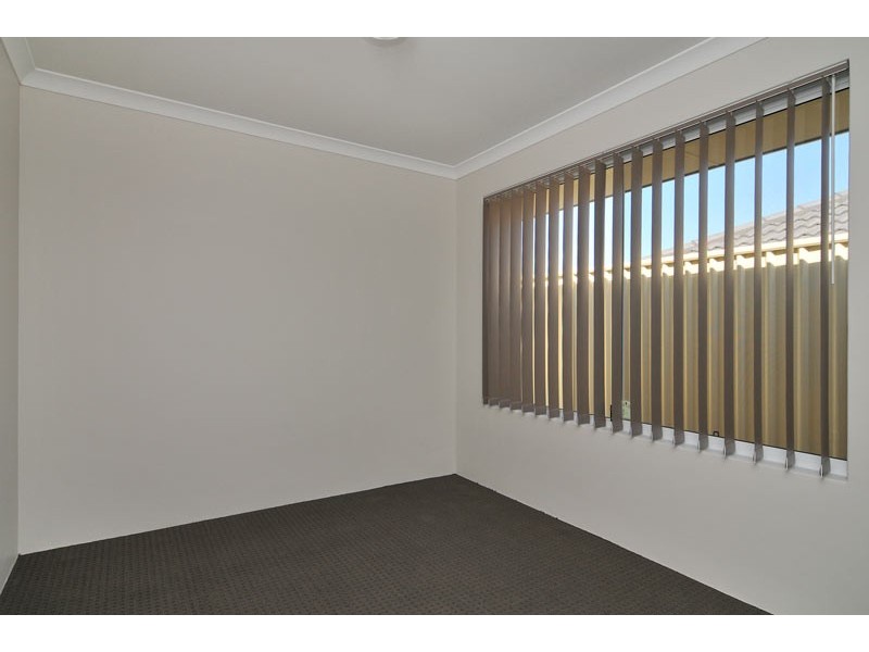 64 Highcliffe Circle, Lakelands WA 6180