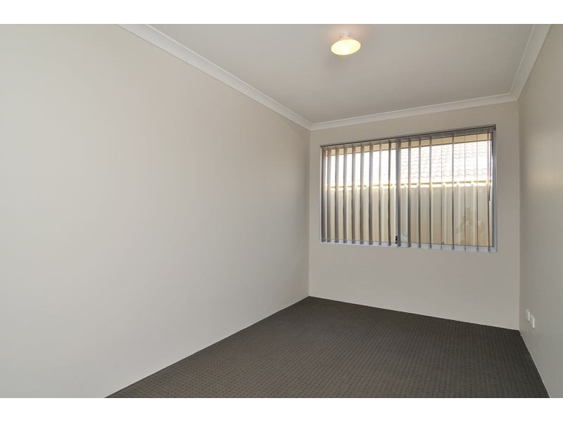 64 Highcliffe Circle, Lakelands WA 6180