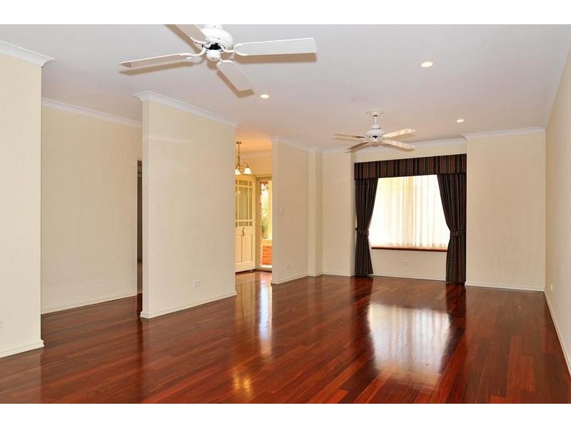 6 Lapwing Road, Coodanup WA 6210