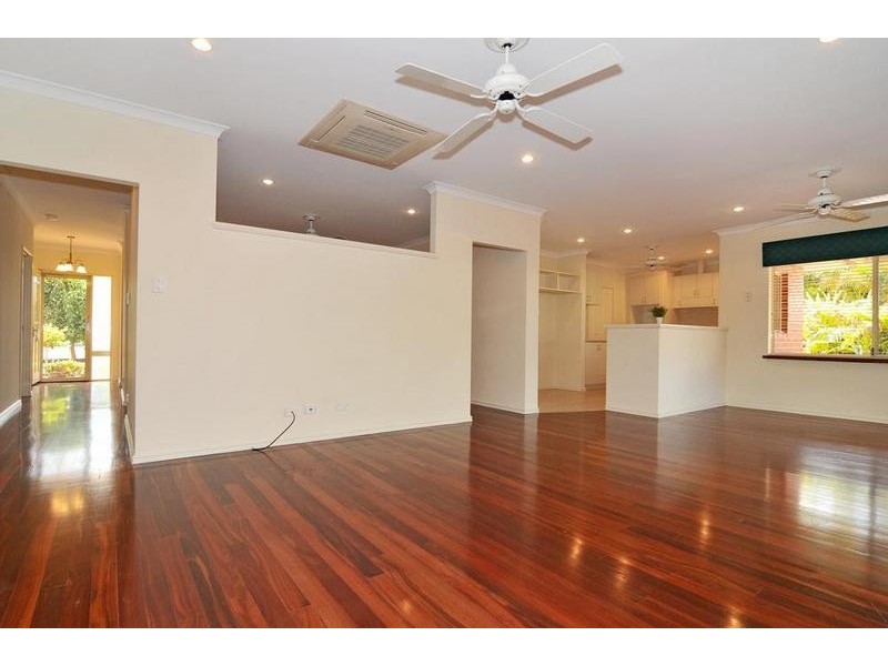 6 Lapwing Road, Coodanup WA 6210