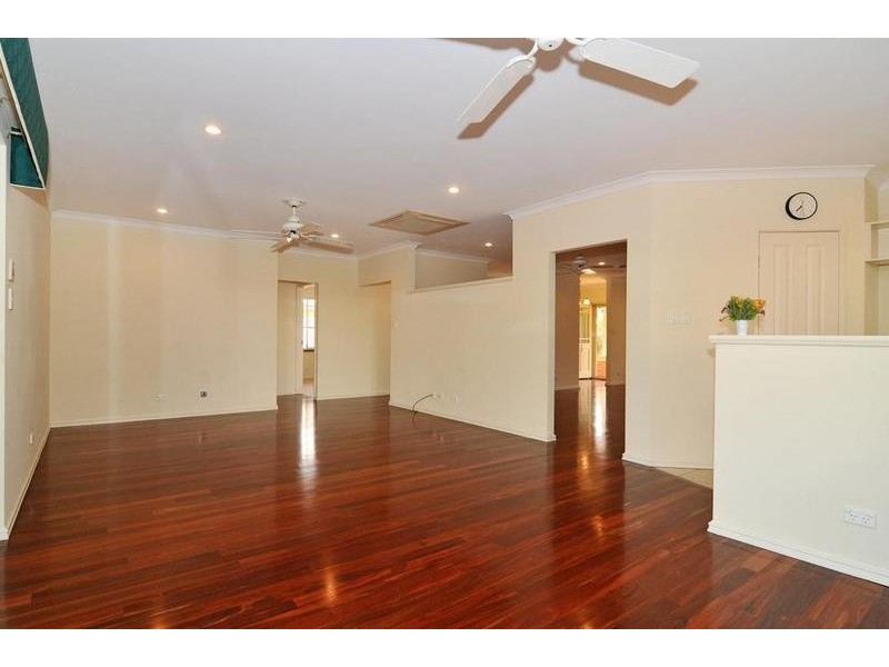 6 Lapwing Road, Coodanup WA 6210