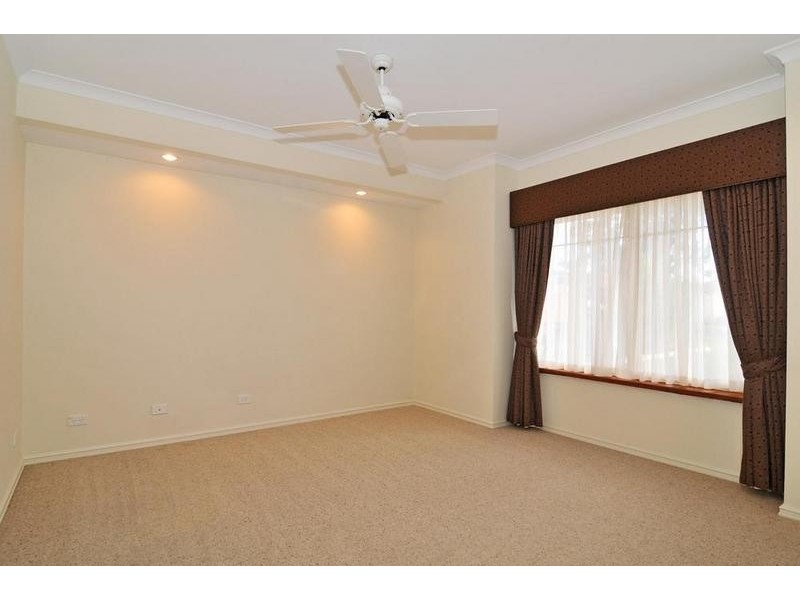 6 Lapwing Road, Coodanup WA 6210