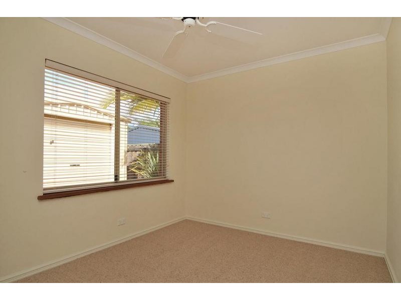 6 Lapwing Road, Coodanup WA 6210