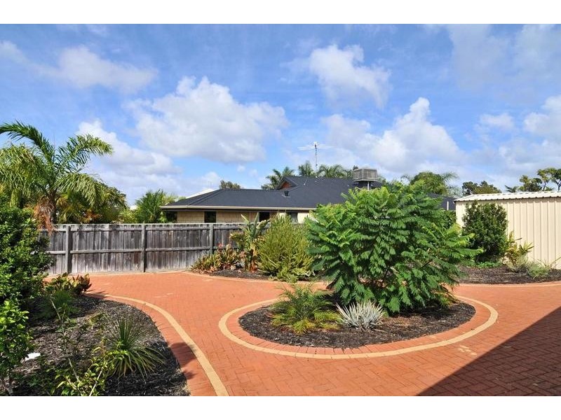 6 Lapwing Road, Coodanup WA 6210