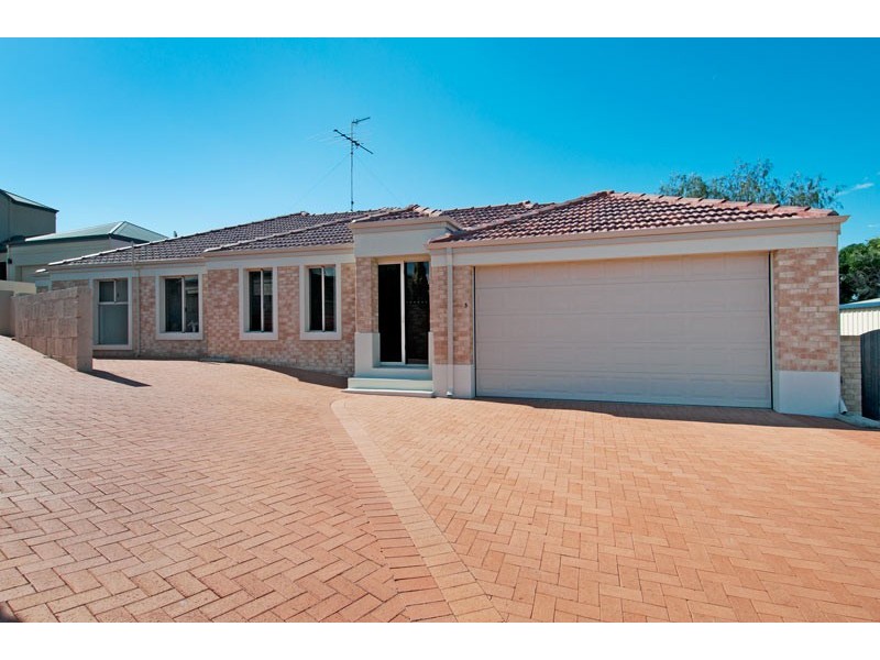 5 Pinnace Court, Halls Head WA 6210