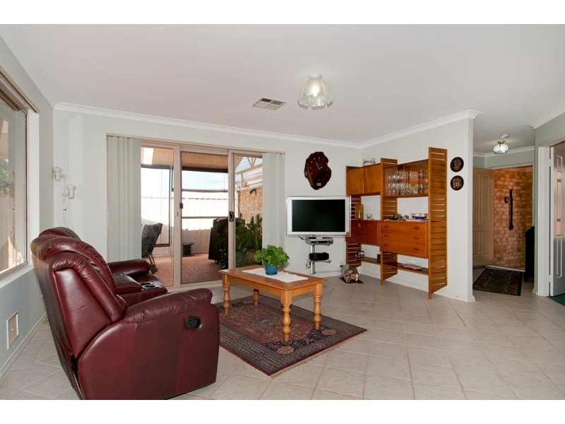 5 Pinnace Court, Halls Head WA 6210