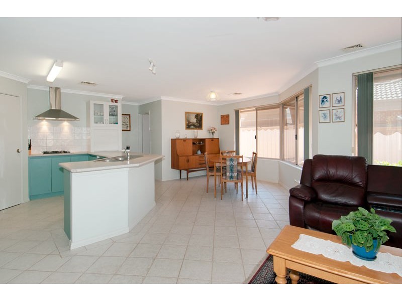 5 Pinnace Court, Halls Head WA 6210