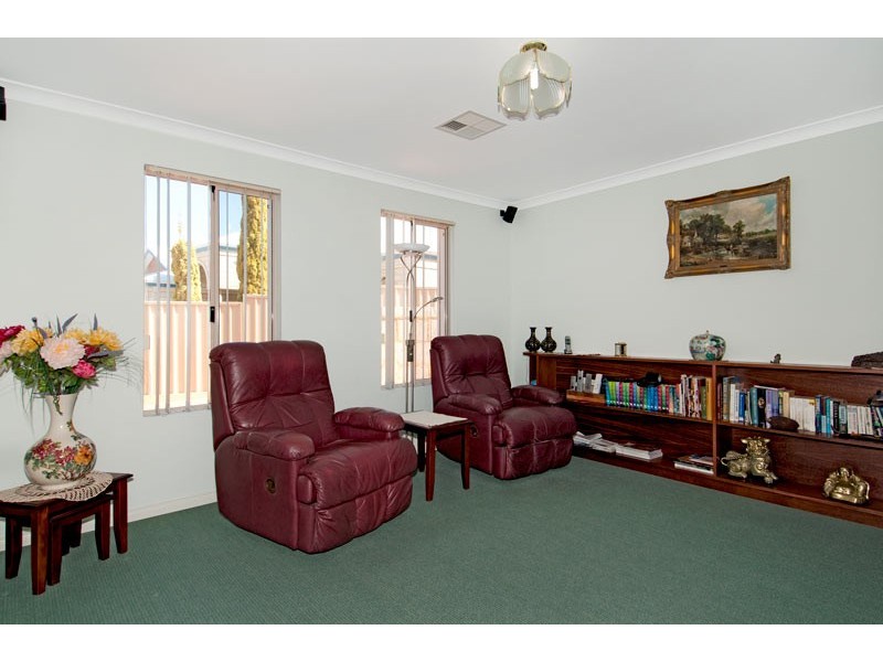 5 Pinnace Court, Halls Head WA 6210