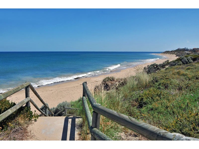 5 Pinnace Court, Halls Head WA 6210