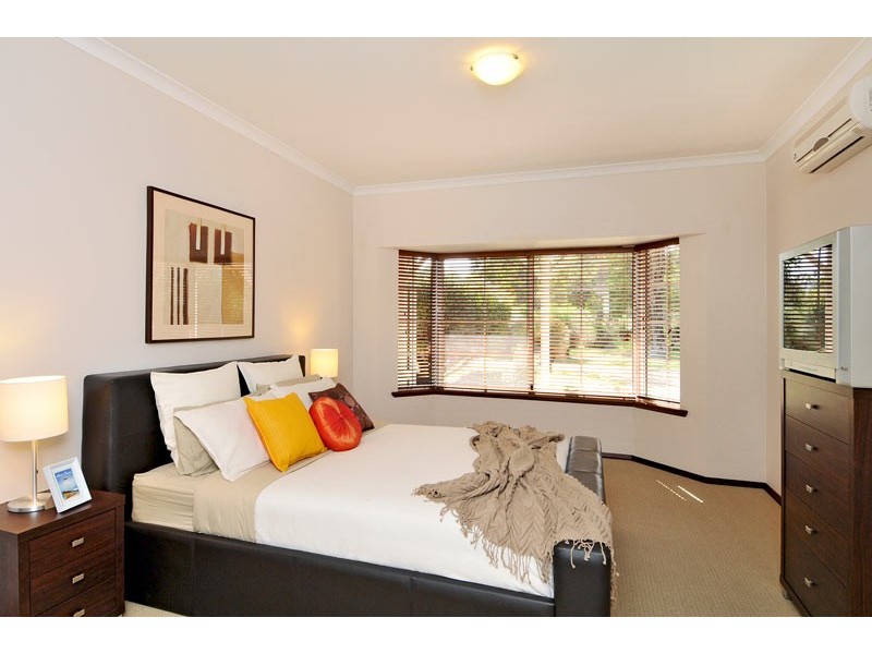 6 Woodsong Close, Falcon WA 6210
