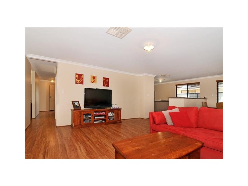 10 Hill Street, Halls Head WA 6210