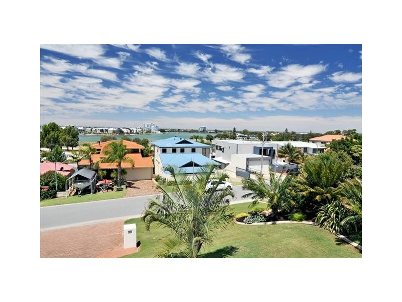 10 Hill Street, Halls Head WA 6210