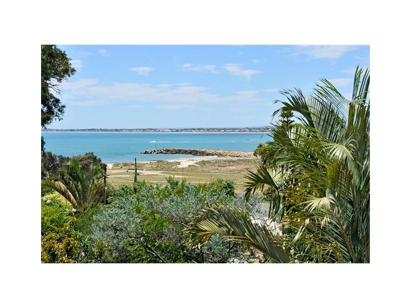 10 Hill Street, Halls Head WA 6210