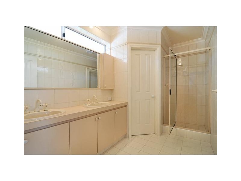 10 Hill Street, Halls Head WA 6210