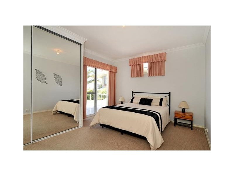 10 Hill Street, Halls Head WA 6210