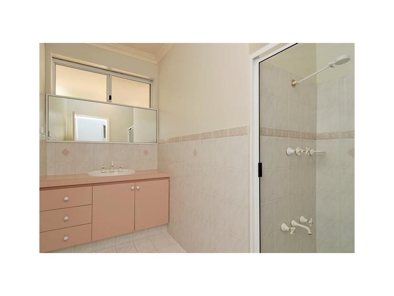 10 Hill Street, Halls Head WA 6210