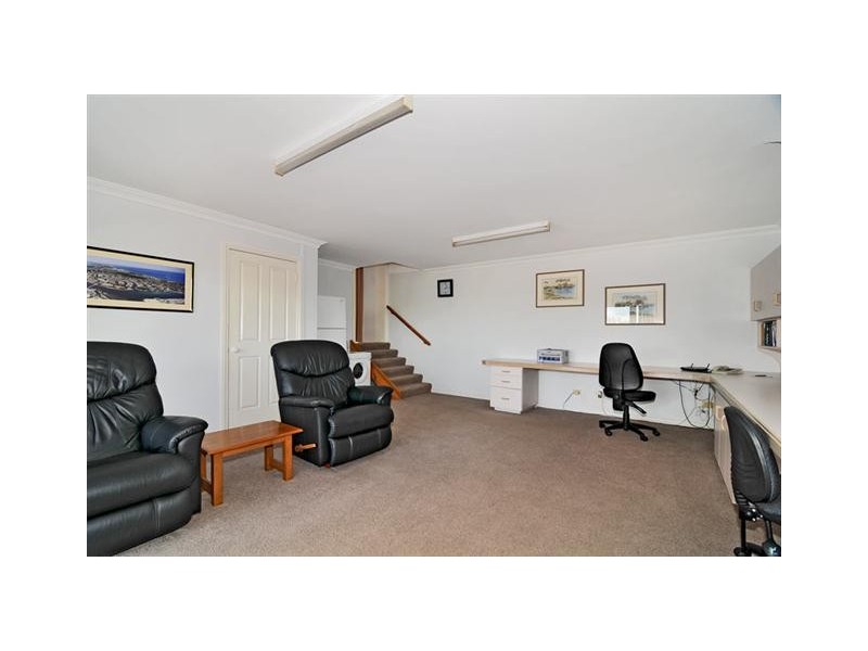 10 Hill Street, Halls Head WA 6210