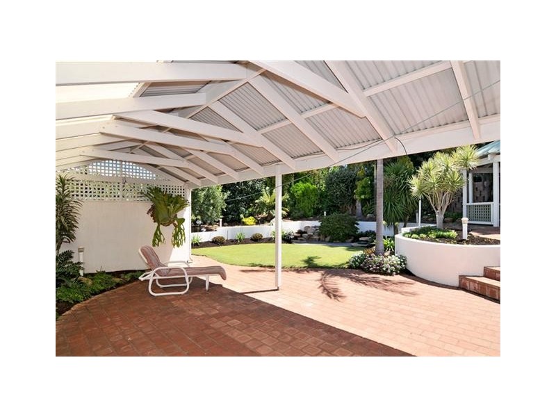 10 Hill Street, Halls Head WA 6210