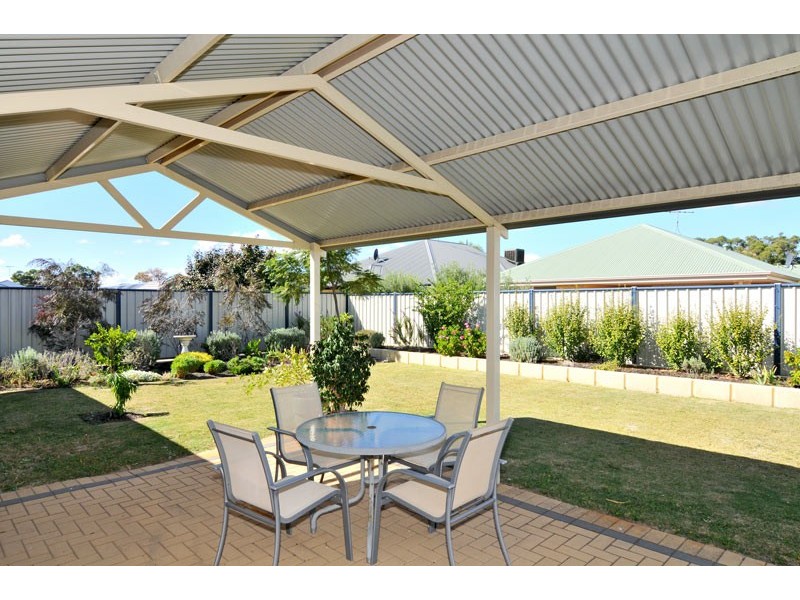 14 Oakwood Gate, Meadow Springs WA 6210