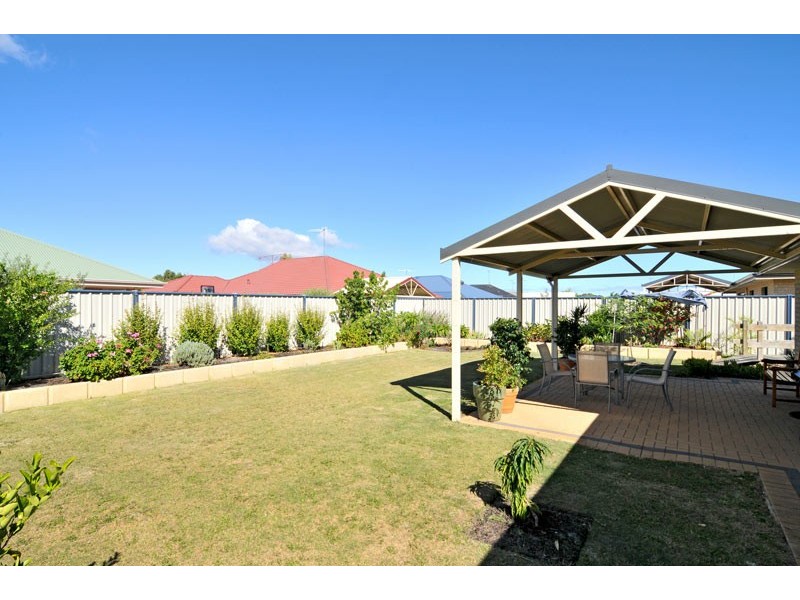 14 Oakwood Gate, Meadow Springs WA 6210